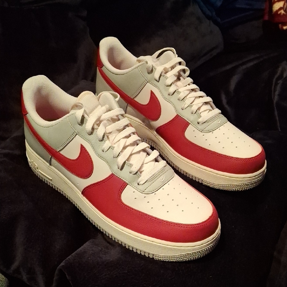 Brand Spanking new Nike